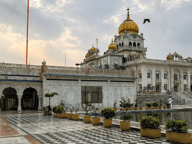 Delhi Temples and Spiritual Sites Day Tour hero (real)